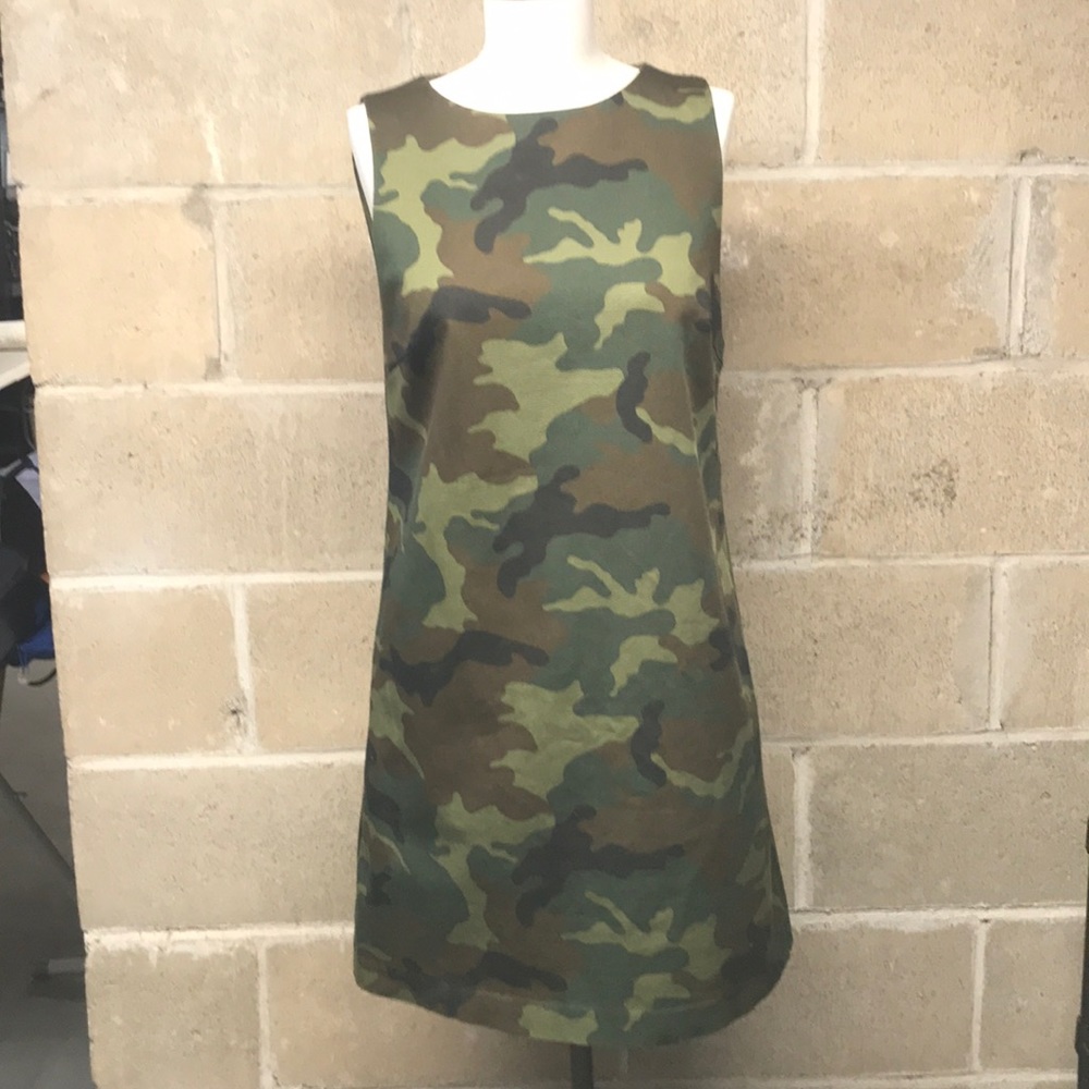 Alice and Olivia Clyde shift dress
